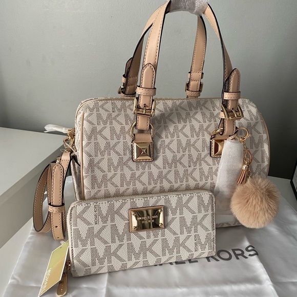 Michael Kors Grayson satchel with matching wallet - Picture 2 of 10